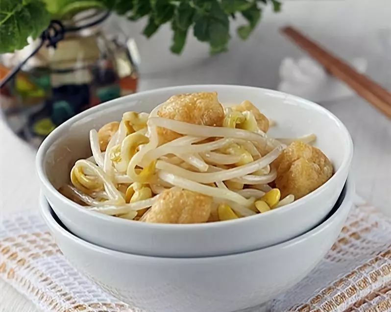 生抽|肉丝炒面，油豆腐炒豆芽，仔姜排骨砂锅煲，虾干蒸豆腐