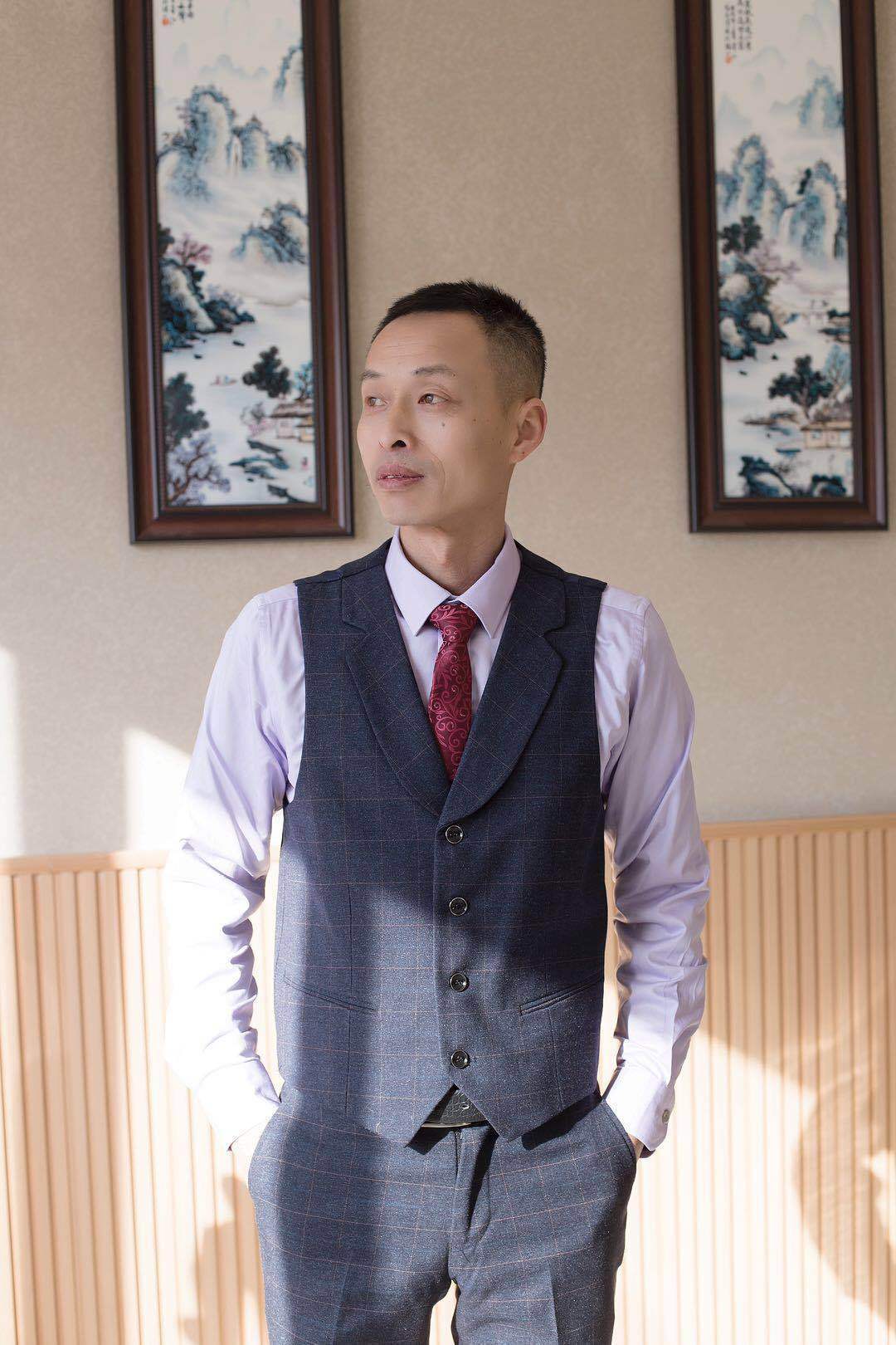 国基人物志:李益群,一位匠心鬼才的智慧与