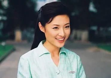 告别|曾是央视“最美”主持人挤掉倪萍,斗过董卿却突然告别央视