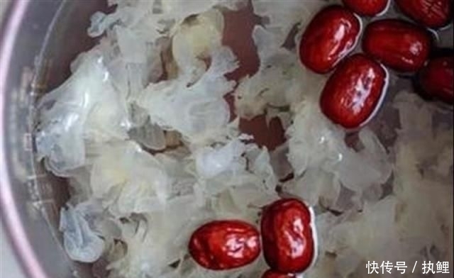  银耳|炖银耳时，是先放糖还是后放糖？很多人都错了