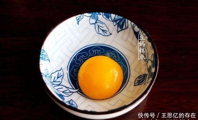 上手|懒人版电饭煲做面包,这方法轻松易上手,不用黄油,又软又香