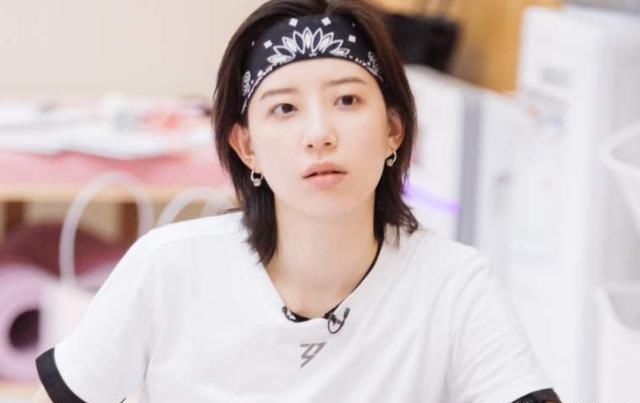  职场|《乘风破浪的姐姐》：职场高手张雨绮，教李斯丹妮要学会向公司要