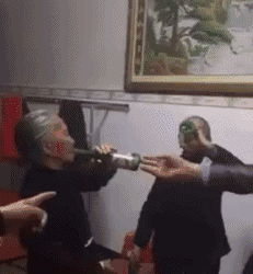  GIF|搞笑GIF：妹子你这么会玩，你男朋友知道吗？