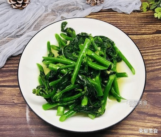  姜汁芥兰|七月遇见这菜别手软，多买几斤也无妨，加点姜末炒，驱寒增食欲