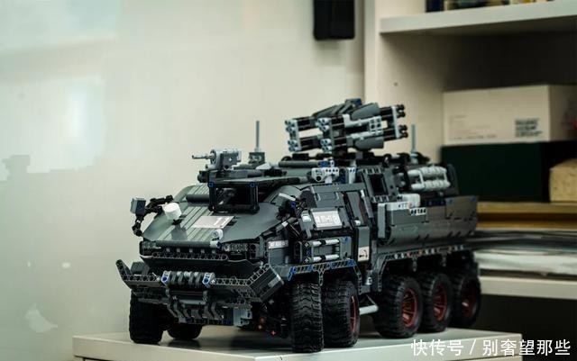  流浪|2800个零件，《流浪地球》运兵装甲车火了，你敢挑战组装吗