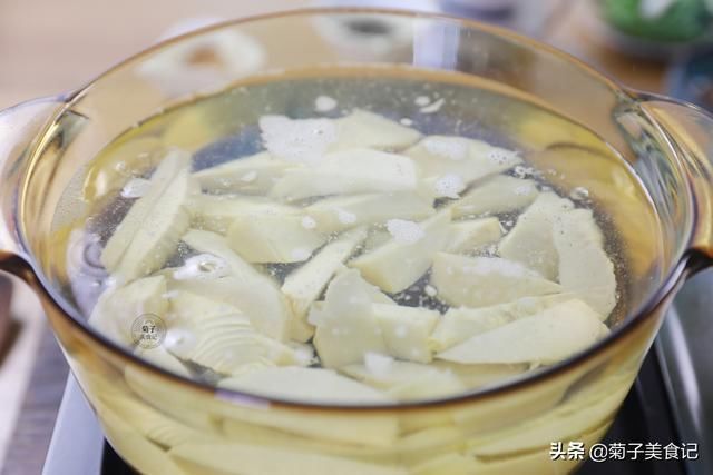 好吃|冬笋炖得一滴水也不加它们太好吃了,孩子们喜欢吃和吃