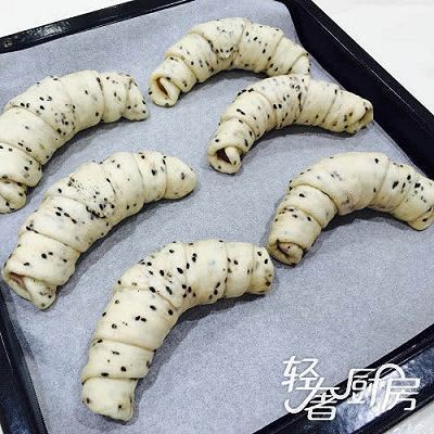后我们|黑芝麻培根可颂角