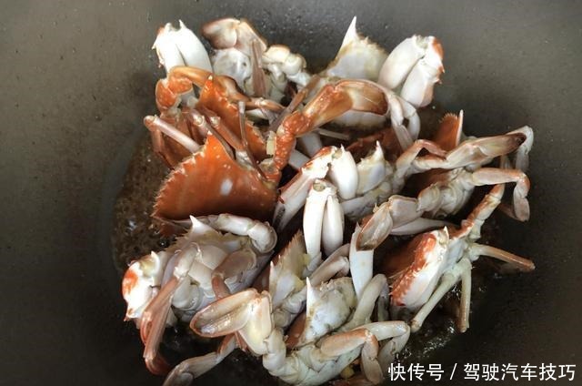 做法|表哥送了5斤梭子蟹,来个不一样的做法,比清蒸更有味