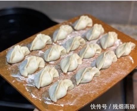  健脑|美食诱惑，春天不吃它太可惜，田间地边到处有，补钙明目还健脑，孩子多吃好