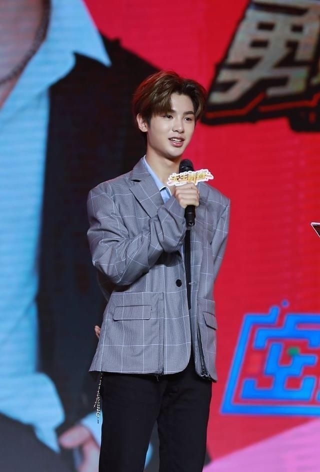 嘉宾|《奔跑吧兄弟》第八季大换血?飞行嘉宾关晓彤婚纱装惊艳全场!