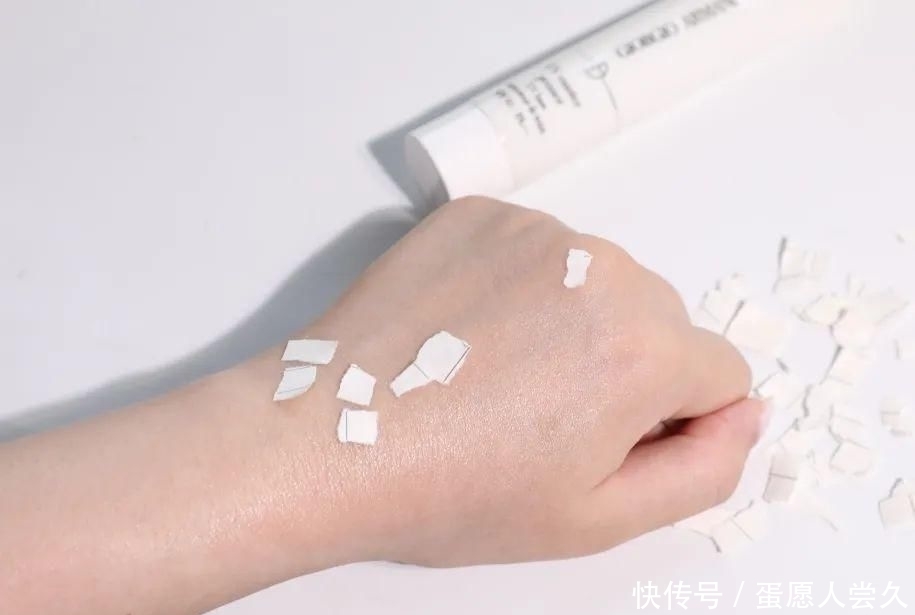  防晒|敢和安耐晒抢C位，这款防晒是吃了熊心豹子胆吗！