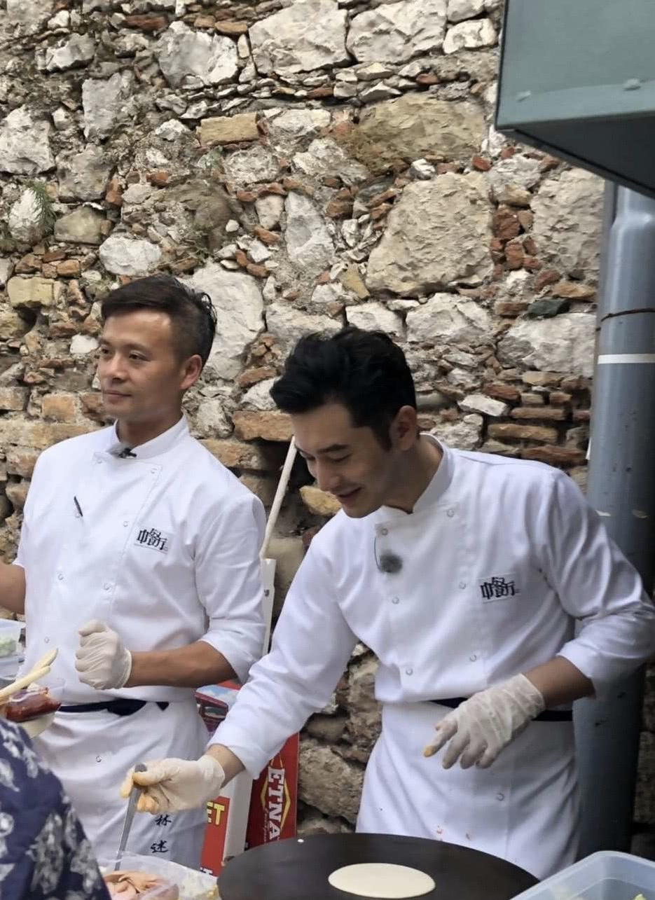 王俊凯|《中餐厅3》终于定档,杨紫王俊凯黄晓明坐镇,播出时间给力!