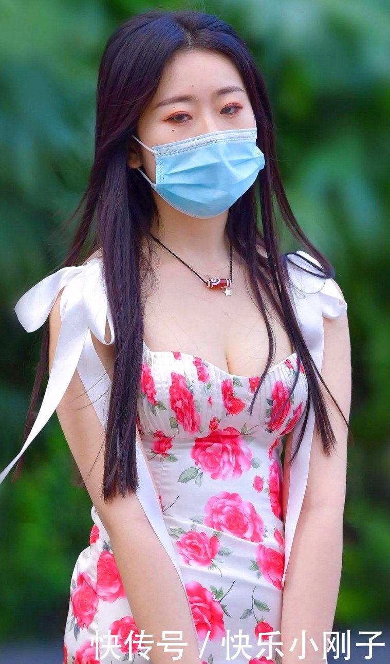 办法来丰厚本人|印花元素真的让很我信服,因为这是很显气质,很能显身材!