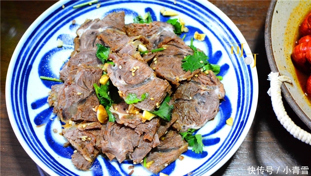 皮蛋|两口子周末的午餐，两荤两素花了一百多元钱，够丰盛吗？