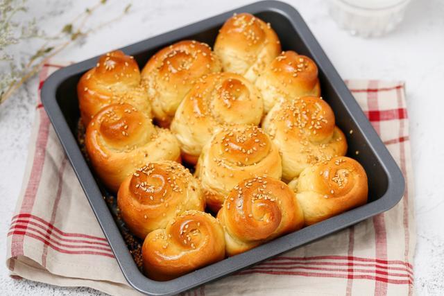 儿时|儿时最爱的蜂蜜小面包,每周都要烤上两盘,松软香甜比买的还好!