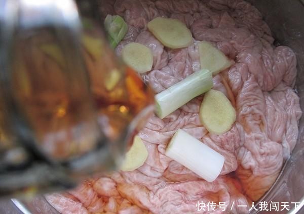 身上|猪身上最“鲜”的地方,很多人却认为脏,用它炒菜补肺润燥