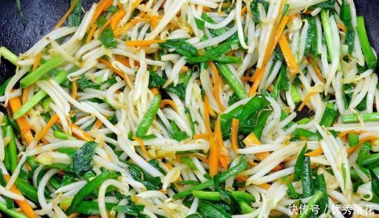 好吃|韭菜别再炒蛋,教你一招,每天炒一盘,营养健康,又好吃