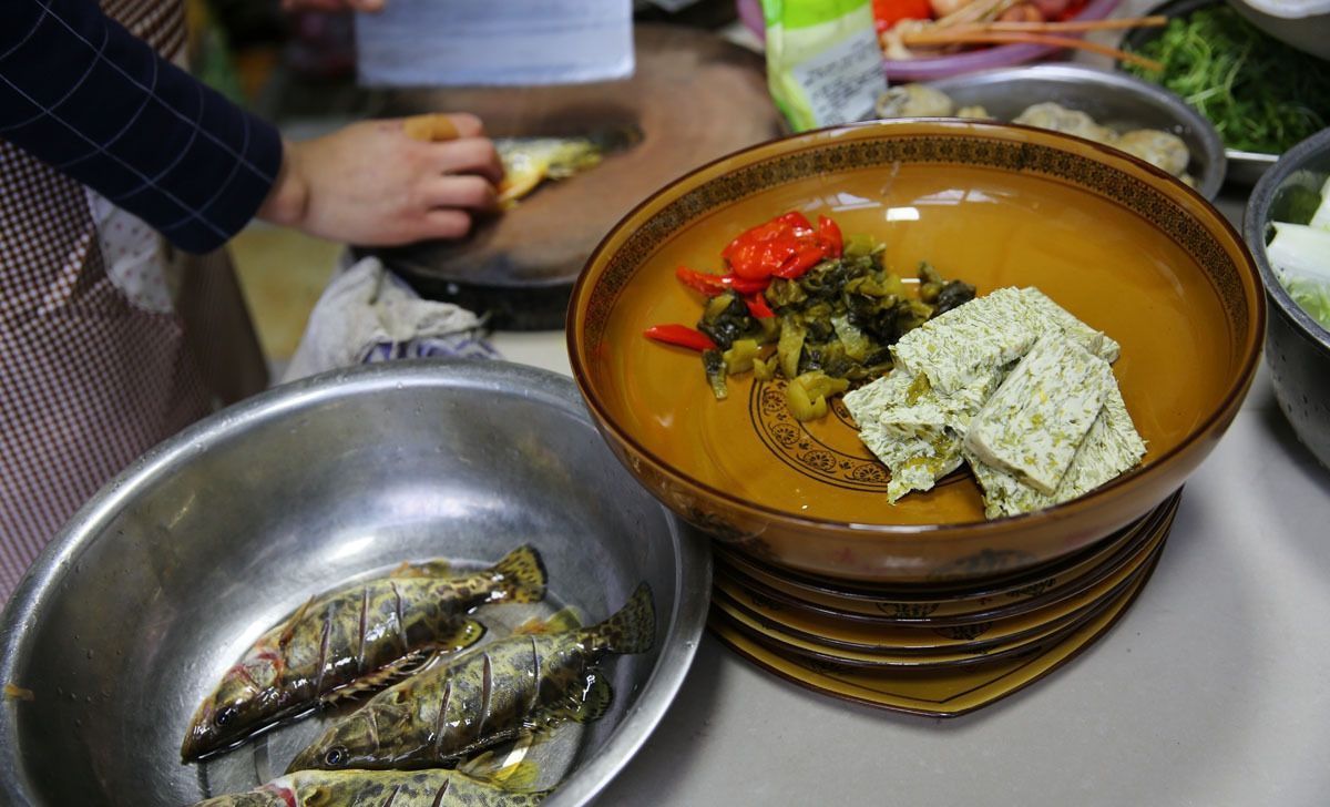 小镇|85后美女厨娘,选食材很挑剔,小镇上的人都爱吃她做的家常菜