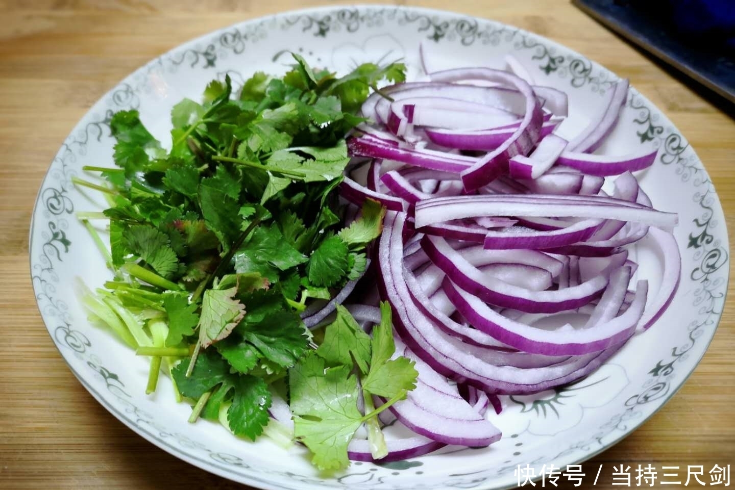  朋友圈|晚餐老公做了2菜一汤，成本没超20元，晒朋友圈，朋友：太寒酸了