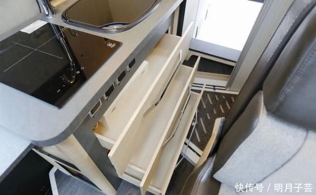 款车|卡其色金属漆涂装一款最接近欧洲设计理念的房车