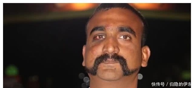 12架战机轰炸小树林,乌鸦去世!300人被炸