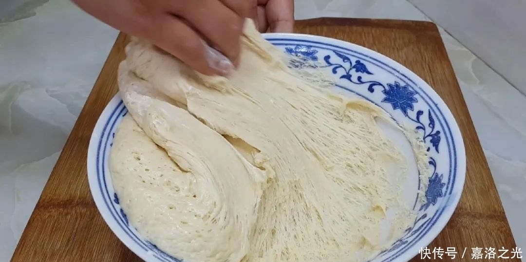 面包|2个鸡蛋,1碗面,不用蒸不用烙,比面包松软香甜,吃过就念念不忘