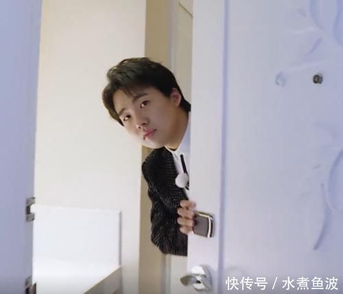 节目组|奔跑吧先导片节目组只给郑恺baby备注,看清称号太会避嫌了