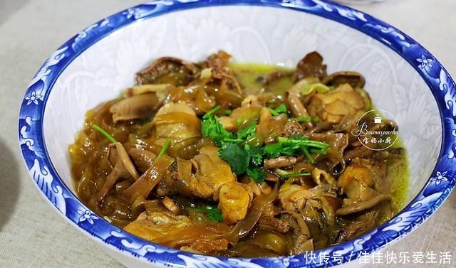 朋友圈|晒晒我家晚餐,发到朋友圈有人乐了,都是东北菜,嘎嘎香!