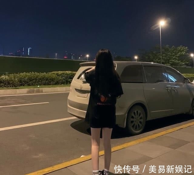 郁郁寡欢|杨清柠爱得太卑微!直言为了等毛宸宸回复消息,每天都是郁郁寡欢