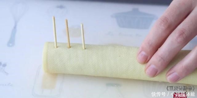 豆皮香肠|香肠又有新吃法,秒杀烧烤路边摊,5元搞定