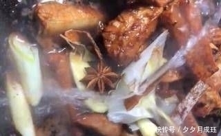  简单|排骨就是这样。营养丰富，味道鲜美。很简单。太好吃了。今晚，米饭不够