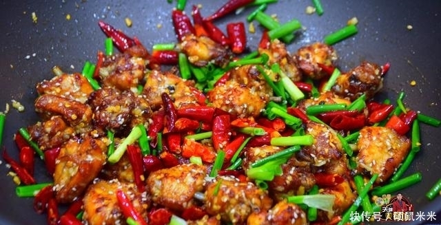 喜欢|鸡中翅最好吃的家庭做法,简单美味又解馋,看看你喜欢吃不?