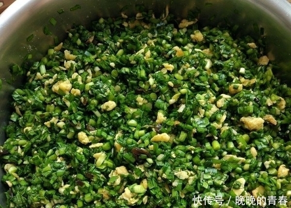 入味|包韭菜鸡蛋饺子,千万不要直接拌馅,多加1步,饺子更香,更入味