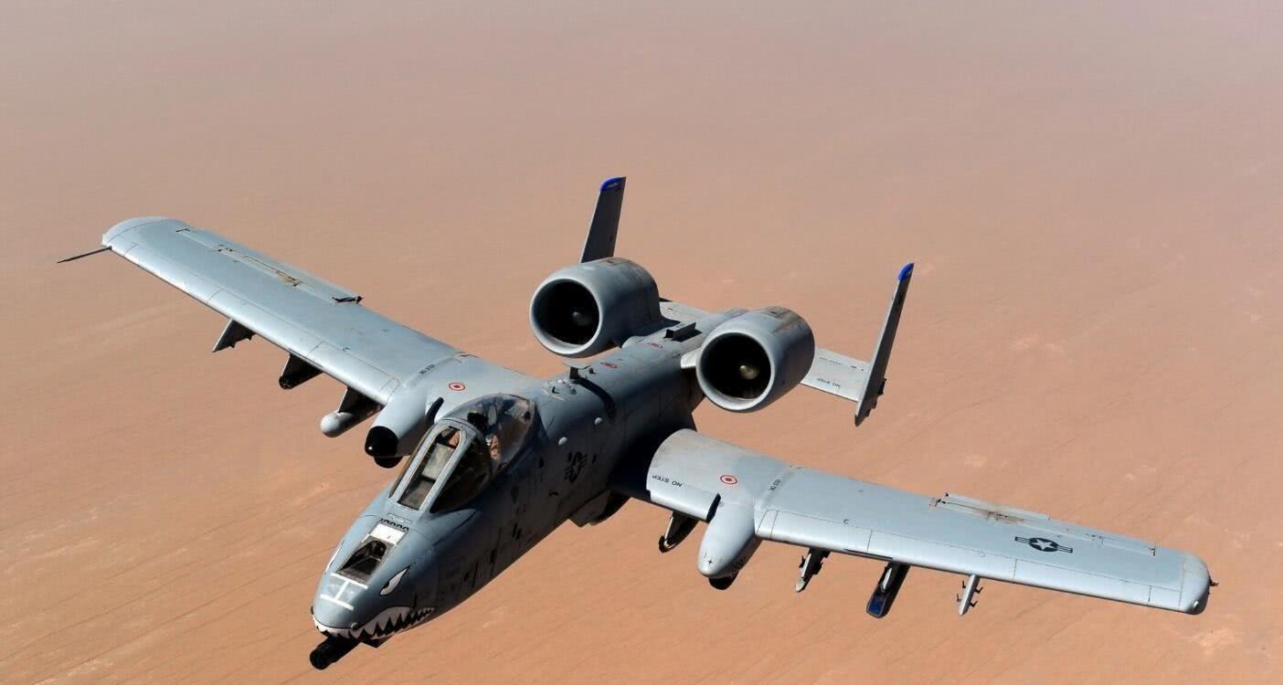 发动机|最抗揍的战机:发动机被打烂仍能返航,机翼被轰掉一半照样飞行