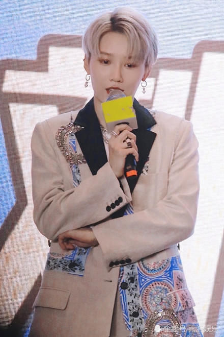  抢眼|THE9团综发布会路透照曝光，喻言小蛮腰超抢眼，许佳琪成最强门面担当