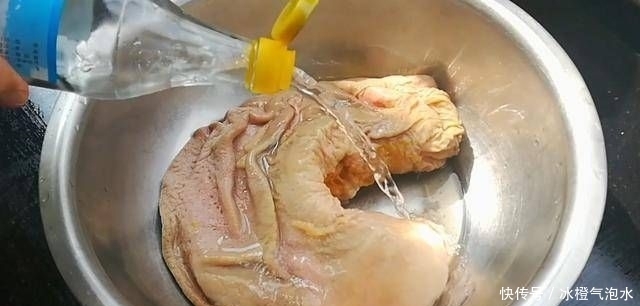 淮扬|厨师淮扬教你如何用白水果做猪肚,美味可口,擦洗是关键