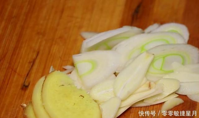  丝瓜|为大家分享一道爽脆可口，鲜香味美的丝瓜炒鸡蛋，轻松搞定！