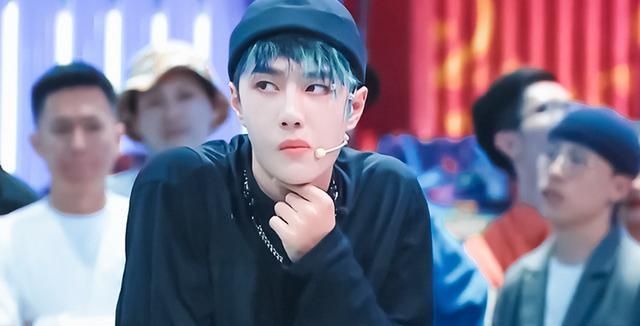 认出|街舞:王一博十年前对手再对决,加入张艺兴战队,时隔久远没认出