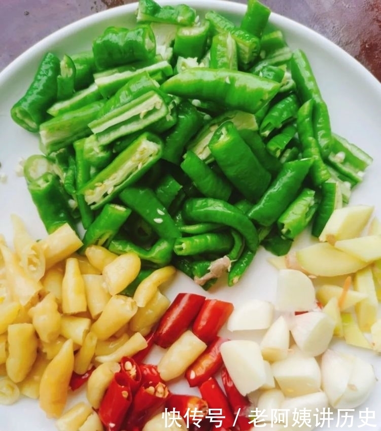 做法|大厨教你炒牛肉的正确做法,嫩滑不柴,香辣又下饭