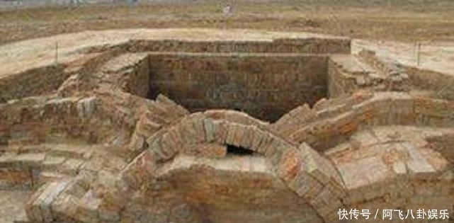 清理|工人清理化粪池, 发现开国皇帝墓, 墓中陪葬品让人惊奇不已