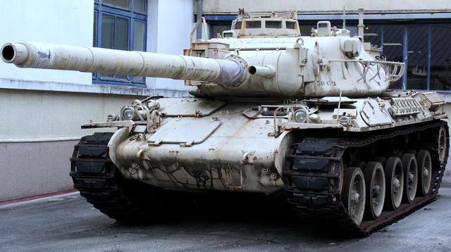 嘲笑|二战后法国坦克艰难的研发之路，宁可被嘲笑，也不放弃法式浪漫