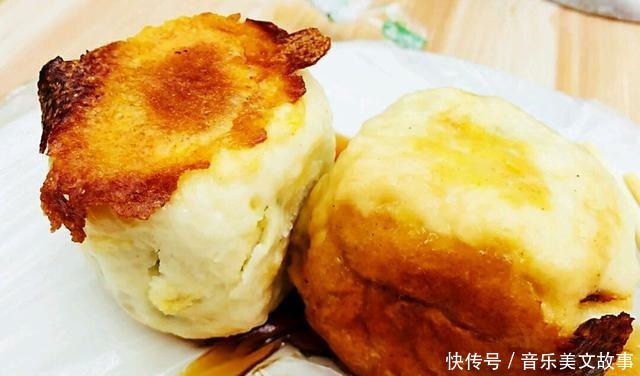 水煎包都|简单一招,让一锅水煎包两边焦黄,饭馆不一定做得到