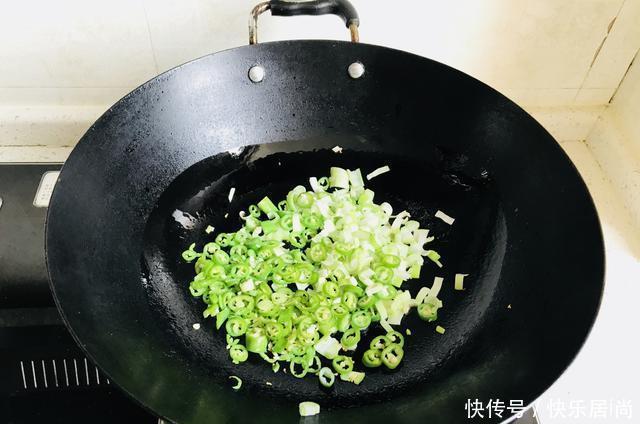 花钱|伏天没胃口,教您一道不花钱的开胃小菜,麻辣鲜香,超下饭