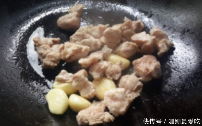 此物|猪的浑身都是宝,此物怎能浪费,炖上一锅,让人回味无穷