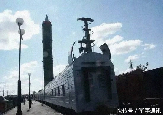 山间|一辆军列疾驰在山间,搭载洲际导弹瞄准美国,美鹰派大佬当场泄气