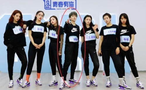 狂欢|第3次公演练习室合照,《Lion》C位刘雨昕,谁留意《非日常狂欢》