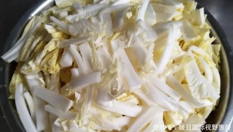  美好|天冷时多给家人做炖菜，荤素炖一锅，家常味美好营养，孩子很爱吃