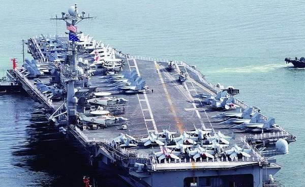 航空母舰|美军航母靠岸补给时，男兵靠打靶解压，女兵靠什么解压呢？
