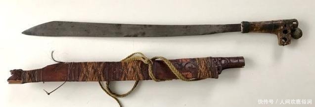  加里曼丹岛上|印尼著名猎头族——达雅人的恐怖习俗和他们用来砍人头的曼道刀！