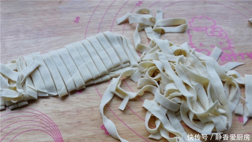  喜欢|三伏天不想做饭，最爱这碗面，只放一种调料，鲜美极了